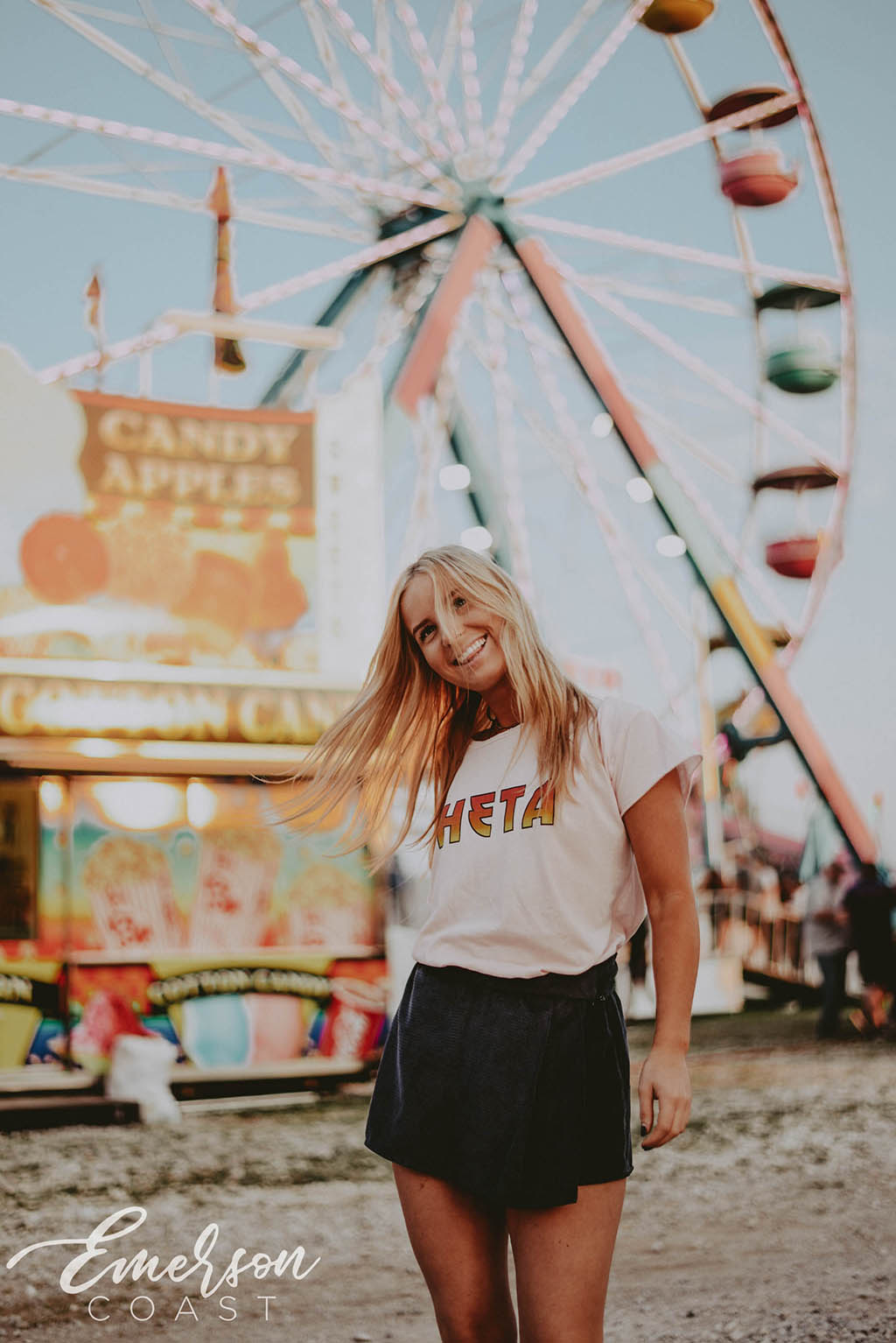 Theta Retro Rocker PR T-shirt