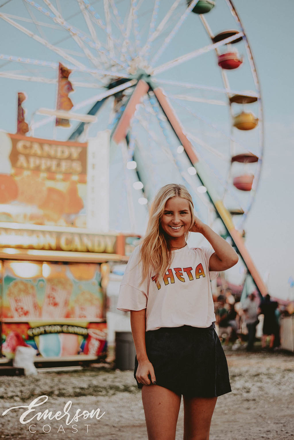 Theta Retro Rocker PR T-shirt